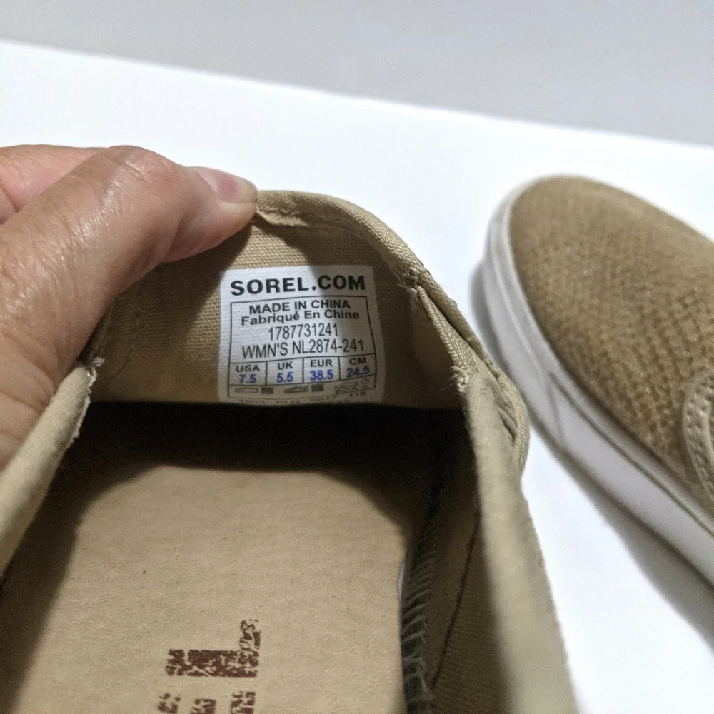 Sorel‎ slip on loafer/sneaker